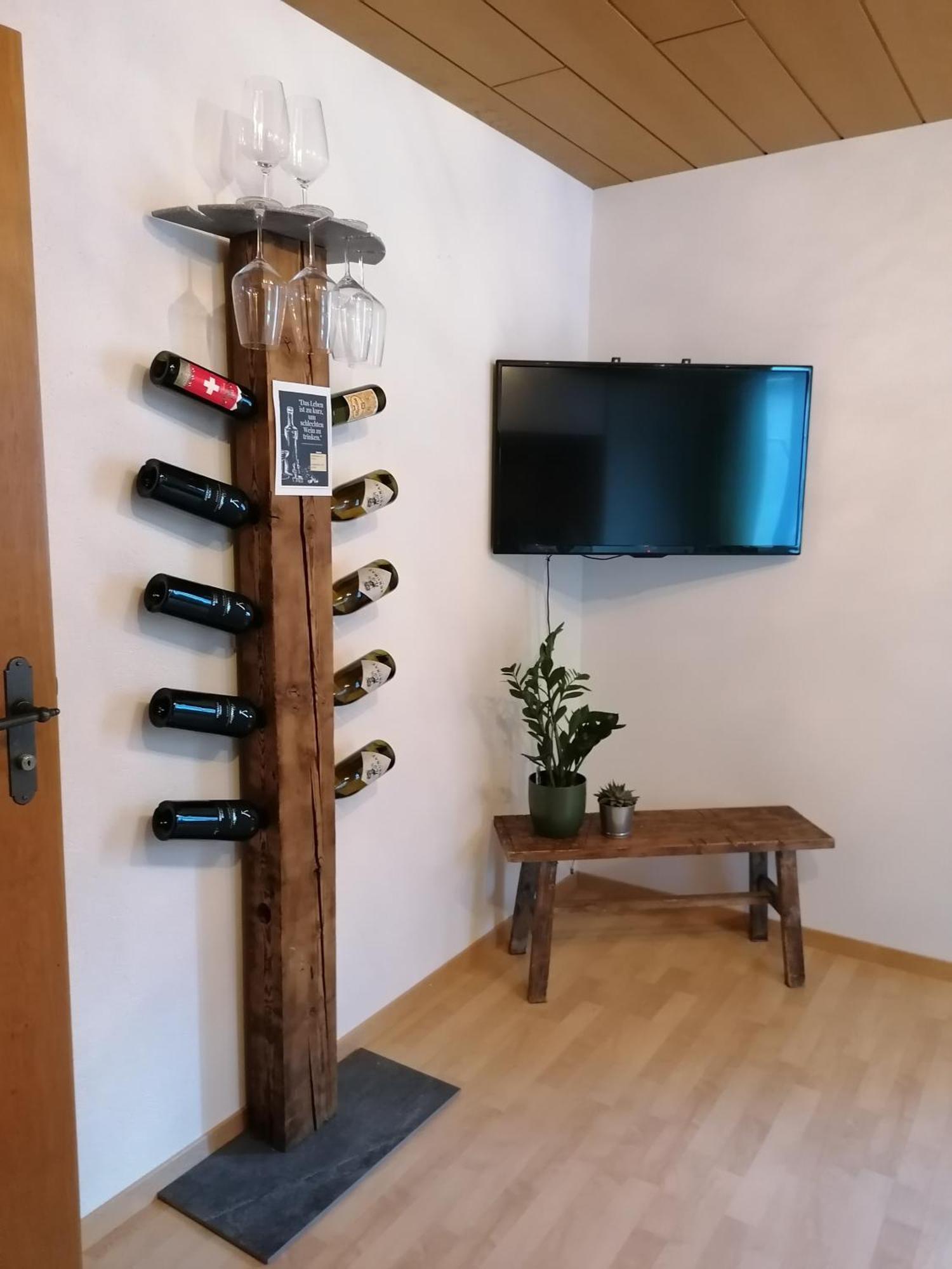 Elliotts Bed & Bar Apartment Lungern Room photo